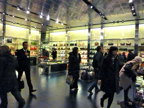 outlet prada paris